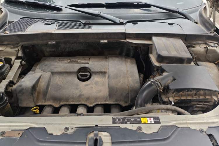 Used Land Rover Freelander 2 2011 3.2L i6 HSE Gasoline Edition Engine Bay