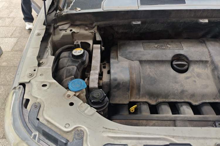 Used Land Rover Freelander 2 2011 3.2L i6 HSE Gasoline Edition Engine Bay Right