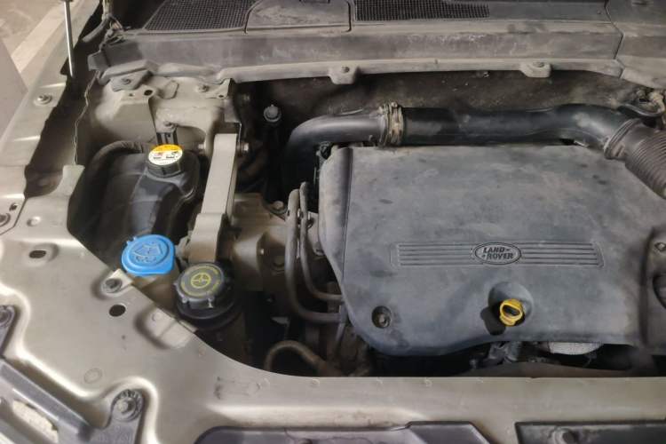 Used Land Rover Freelander 2 2011 2.2T SD4 SE Diesel Edition Engine Bay Right
