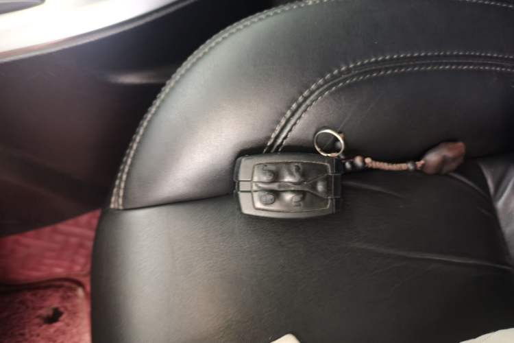 Used Land Rover Freelander 2 2011 3.2L i6 HSE Gasoline Edition Interior 1