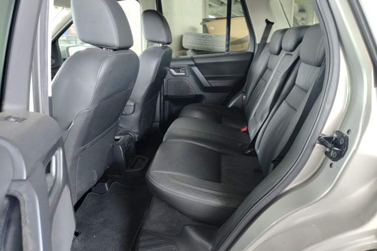 Used Land Rover Freelander 2 2011 3.2L i6 HSE Gasoline Edition Left Rear Seat