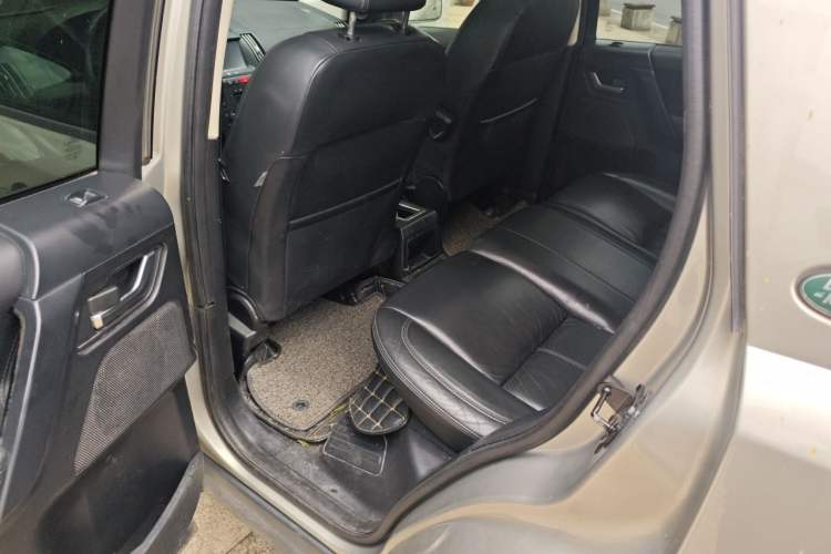 Used Land Rover Freelander 2 2011 3.2L i6 HSE Gasoline Edition Left Rear Seat