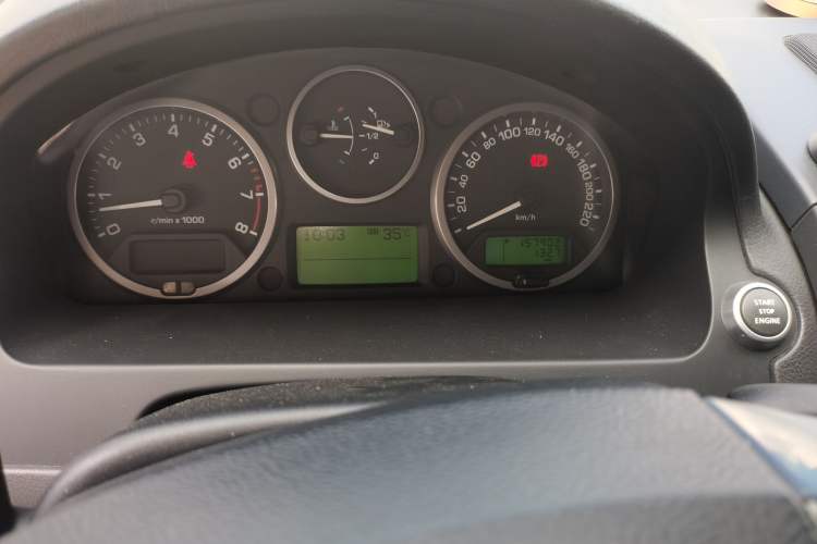 Used Land Rover Freelander 2 2011 3.2L i6 HSE Gasoline Edition Odometer Close Up