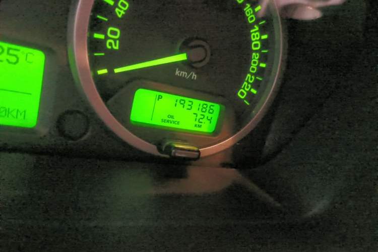 Used Land Rover Freelander 2 2011 2.2T SD4 SE Diesel Edition Odometer Close Up