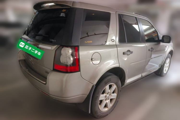 Used Land Rover Freelander 2 2011 2.2T SD4 SE Diesel Edition Rear Right 45 Deg