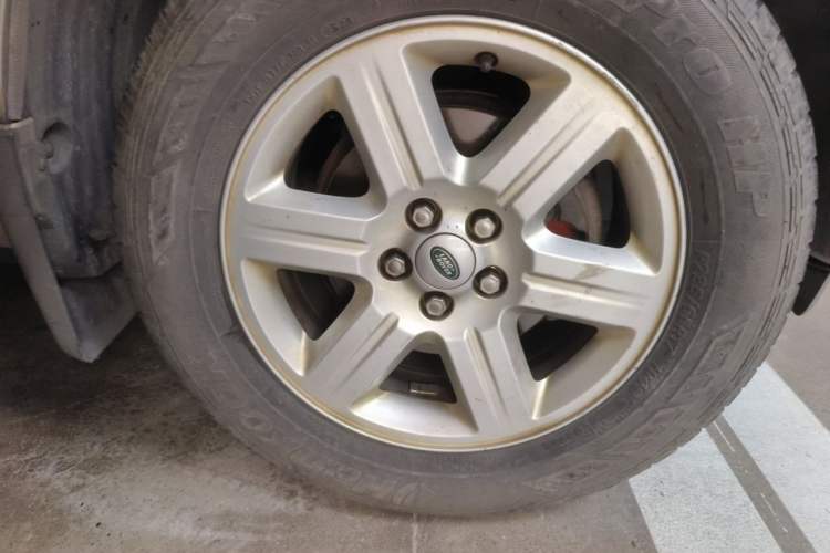 Used Land Rover Freelander 2 2011 2.2T SD4 SE Diesel Edition Right Front Wheel Hub