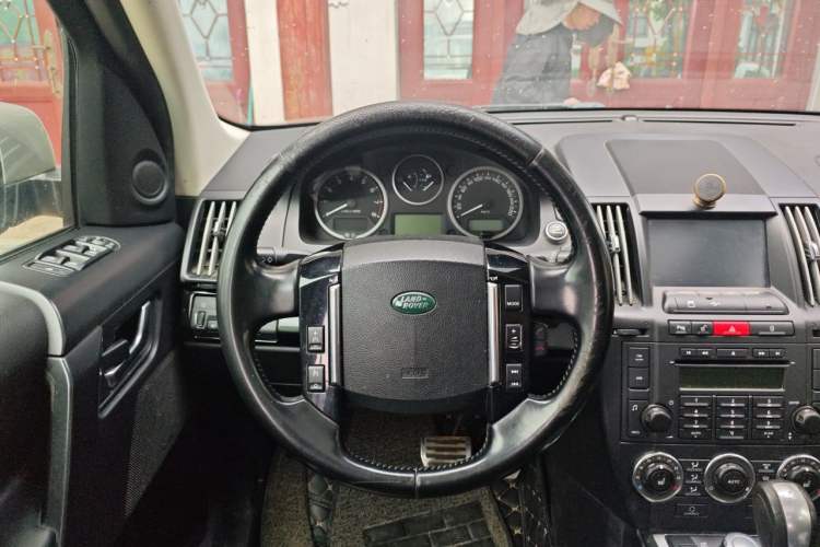 Used Land Rover Freelander 2 2011 3.2L i6 HSE Gasoline Edition Steering Wheel