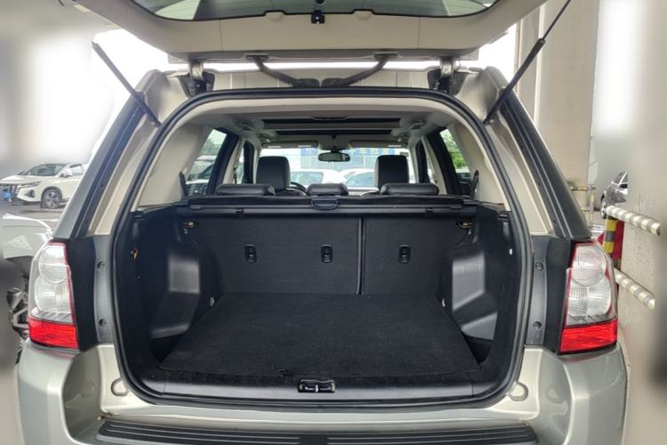 Used Land Rover Freelander 2 2011 3.2L i6 HSE Gasoline Edition Trunk