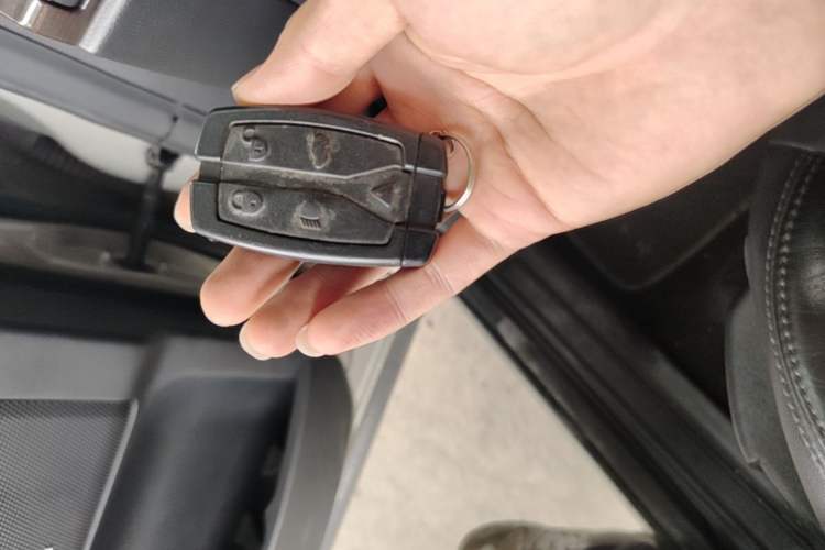 Used Land Rover Freelander 2 2011 3.2L i6 HSE Gasoline Edition Vehicle Key