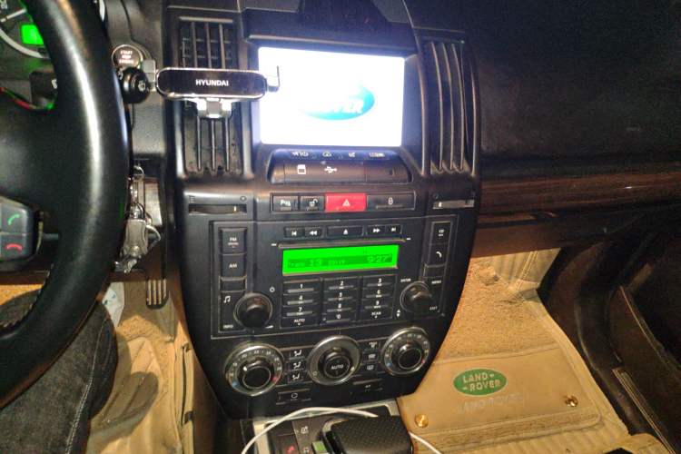 Used Land Rover Freelander 2 2011 2.2T SD4 SE Diesel Edition Audio And AC Panel