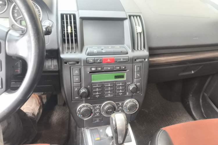 Used Land Rover Freelander 2 2011 3.2L i6 SE Gasoline Version Audio And AC Panel