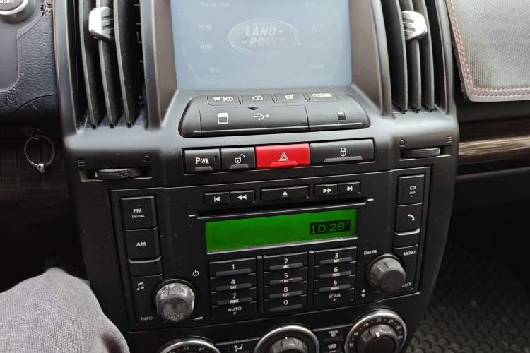 Used Land Rover Freelander 2 2011 2.2T SD4 SE Diesel Edition Audio And AC Panel