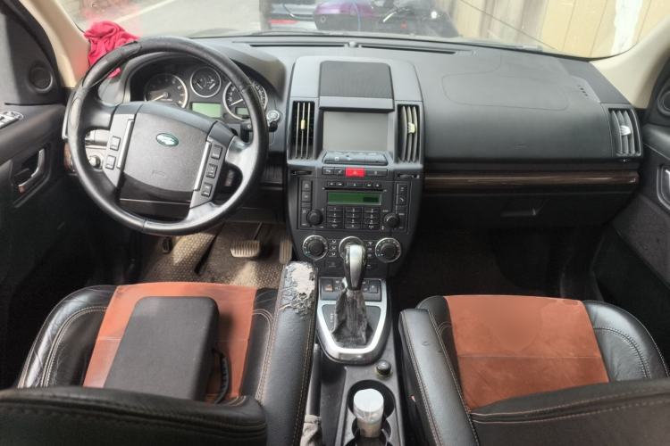 Used Land Rover Freelander 2 2011 3.2L i6 SE Gasoline Version Center Console