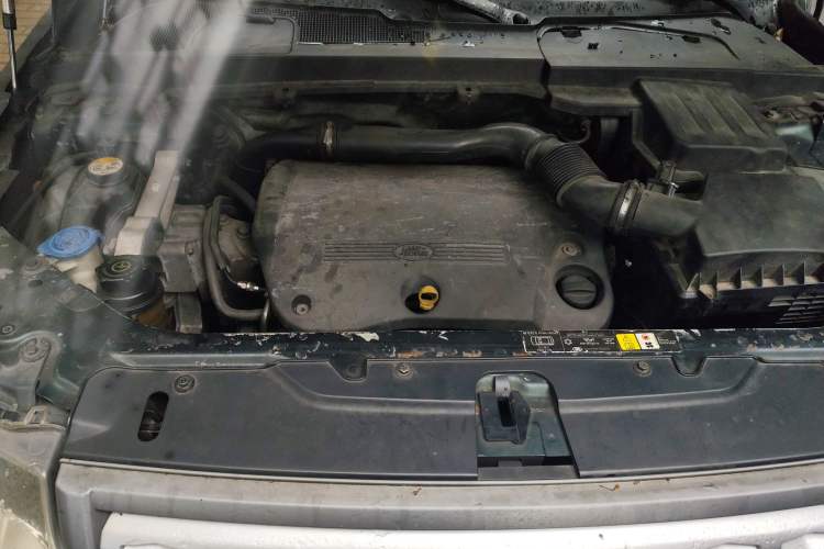 Used Land Rover Freelander 2 2011 2.2T SD4 SE Diesel Edition Engine Bay
