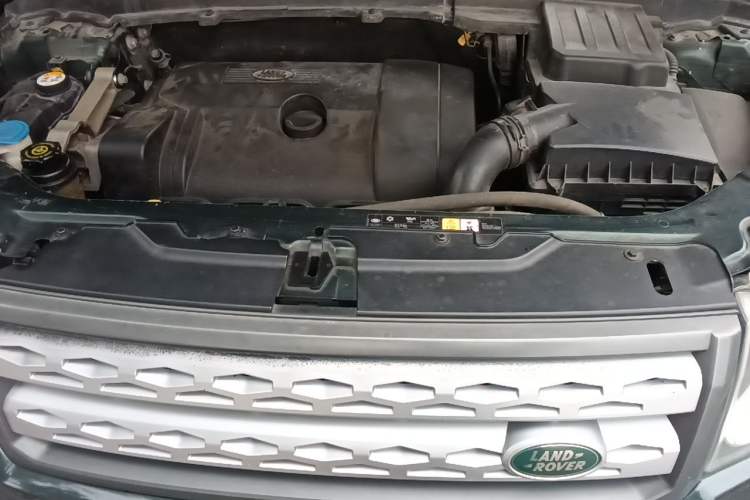 Used Land Rover Freelander 2 2011 3.2L i6 HSE Gasoline Edition Engine Bay