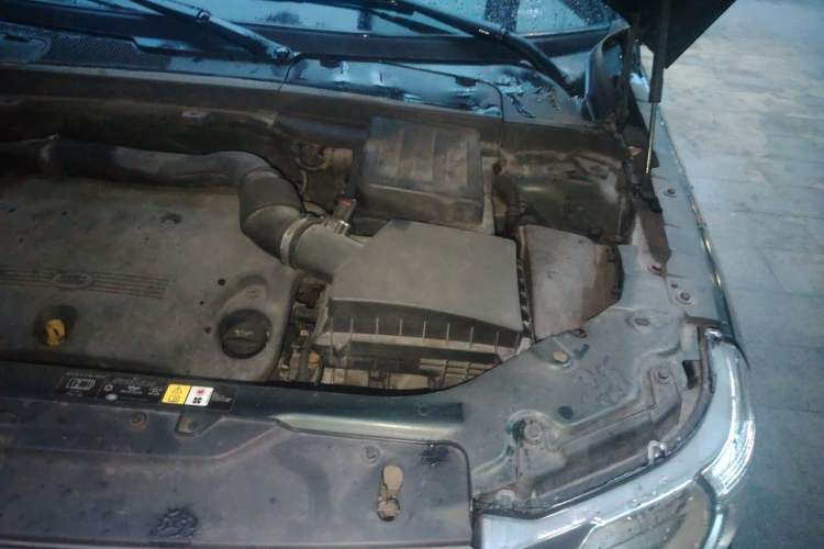 Used Land Rover Freelander 2 2011 2.2T SD4 SE Diesel Edition Engine Bay Left
