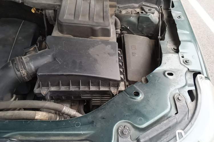 Used Land Rover Freelander 2 2011 3.2L i6 HSE Gasoline Edition Engine Bay Left