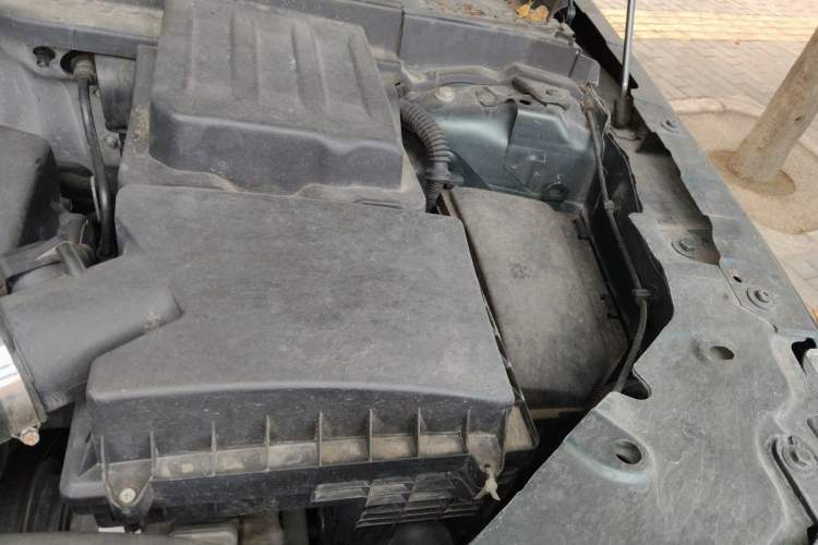 Used Land Rover Freelander 2 2011 3.2L i6 SE Gasoline Version Engine Bay Left