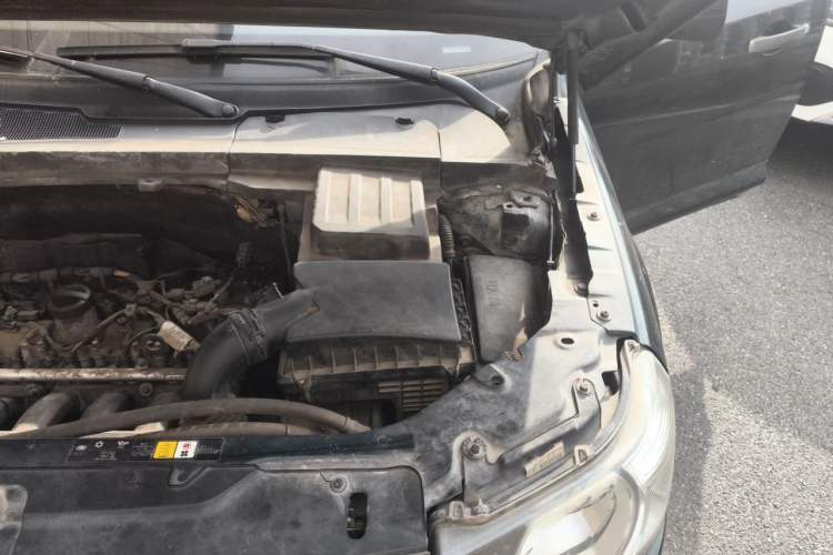 Used Land Rover Freelander 2 2011 3.2L i6 SE Gasoline Version Engine Bay Left