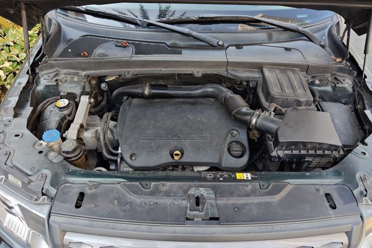 Used Land Rover Freelander 2 2011 2.2T SD4 SE Diesel Edition Engine Bay