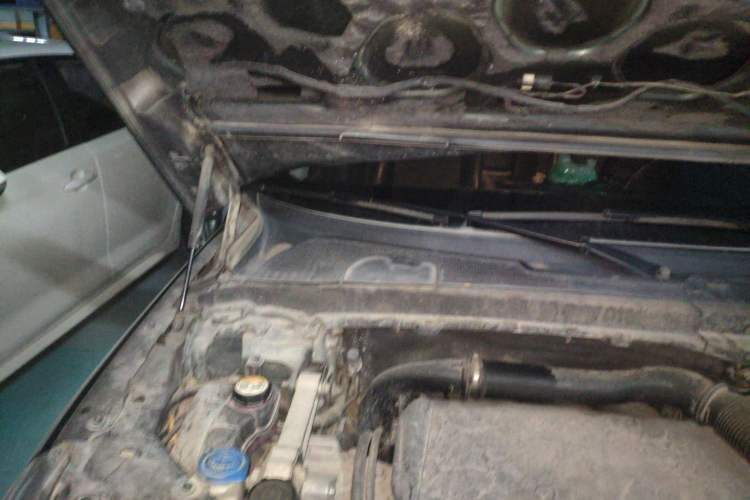 Used Land Rover Freelander 2 2011 2.2T SD4 SE Diesel Edition Engine Bay Right
