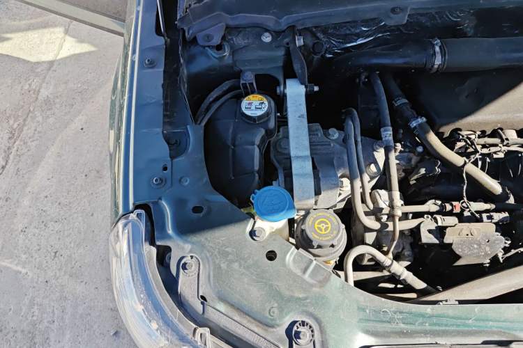 Used Land Rover Freelander 2 2011 2.2T SD4 HSE Diesel Edition Engine Bay Right