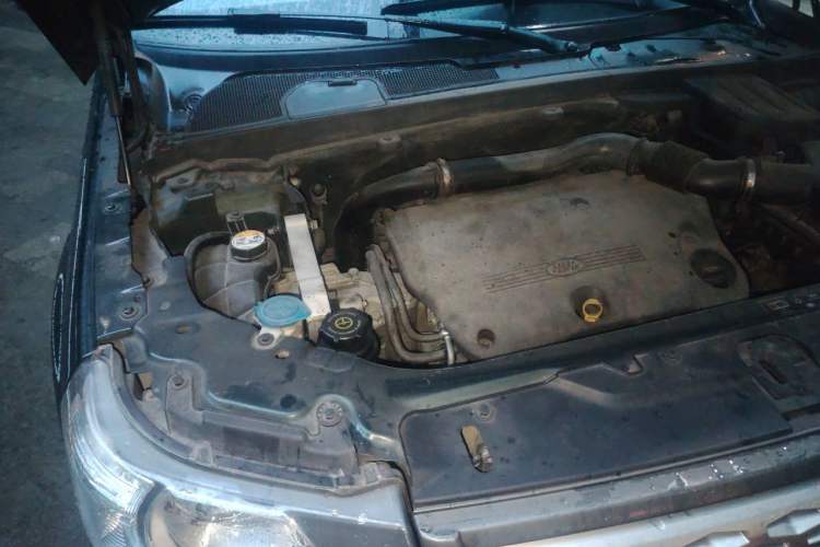 Used Land Rover Freelander 2 2011 2.2T SD4 SE Diesel Edition Engine Bay Right