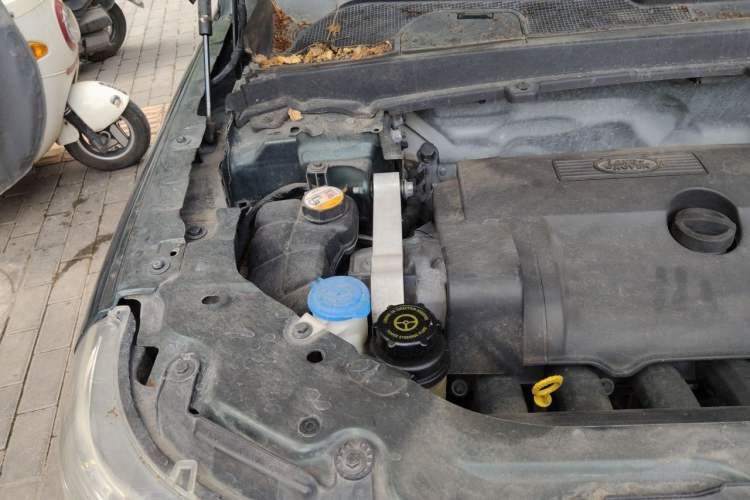 Used Land Rover Freelander 2 2011 3.2L i6 SE Gasoline Version Engine Bay Right