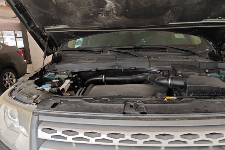 Used Land Rover Freelander 2 2011 2.2T SD4 SE Diesel Edition Engine Bay Right