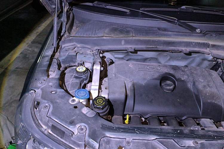 Used Land Rover Freelander 2 2011 3.2L i6 SE Gasoline Version Engine Bay Right