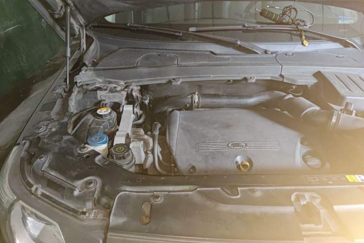 Used Land Rover Freelander 2 2011 2.2T SD4 SE Diesel Edition Engine Bay Right