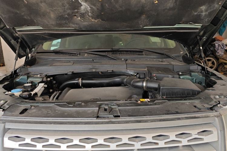 Used Land Rover Freelander 2 2011 2.2T SD4 SE Diesel Edition Engine Bay