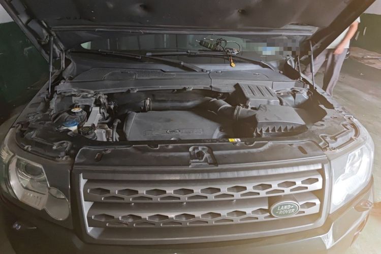 Used Land Rover Freelander 2 2011 2.2T SD4 SE Diesel Edition Engine Bay