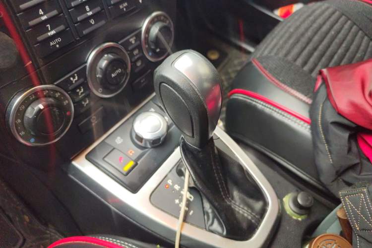 Used Land Rover Freelander 2 2011 2.2T SD4 SE Diesel Edition Gear Lever