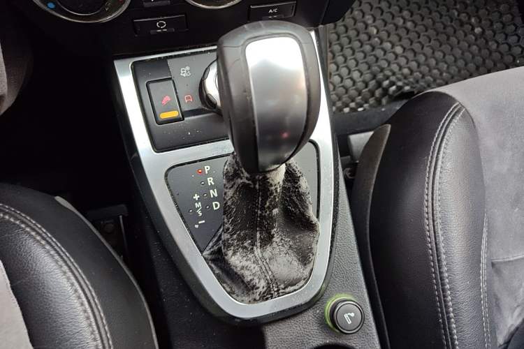 Used Land Rover Freelander 2 2011 2.2T SD4 SE Diesel Edition Gear Lever