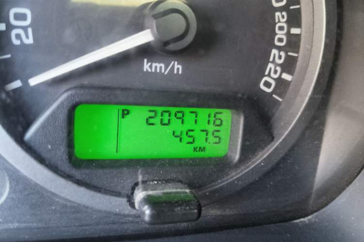 Used Land Rover Freelander 2 2011 2.2T SD4 SE Diesel Edition Odometer Close Up