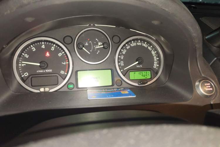 Used Land Rover Freelander 2 2011 3.2L i6 HSE Gasoline Edition Odometer Close Up