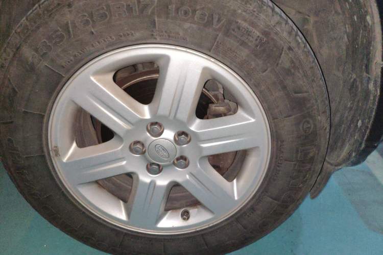Used Land Rover Freelander 2 2011 2.2T SD4 SE Diesel Edition Right Front Wheel Hub
