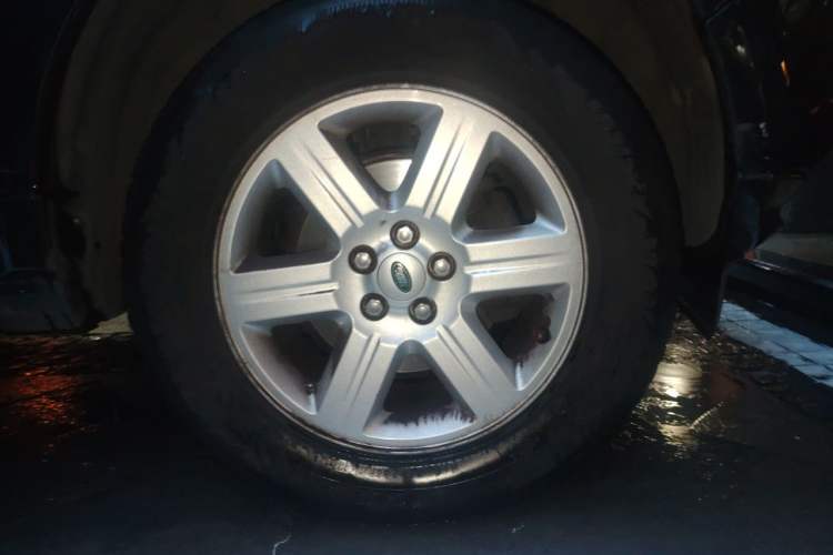 Used Land Rover Freelander 2 2011 2.2T SD4 SE Diesel Edition Right Front Wheel Hub