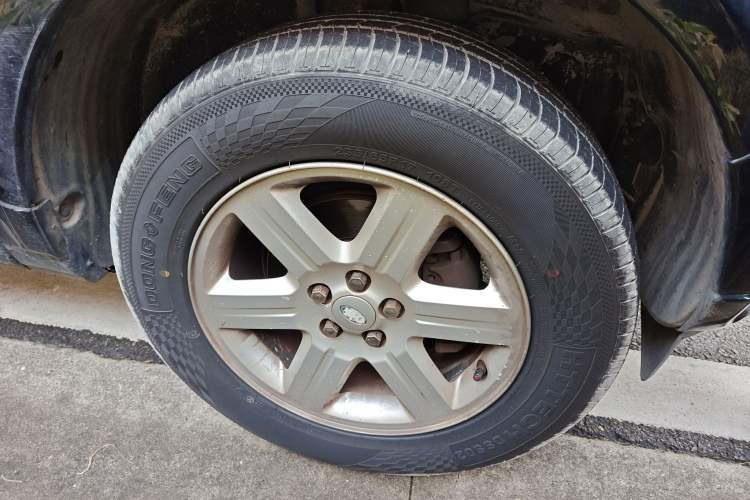 Used Land Rover Freelander 2 2011 2.2T SD4 SE Diesel Edition Right Front Wheel Hub