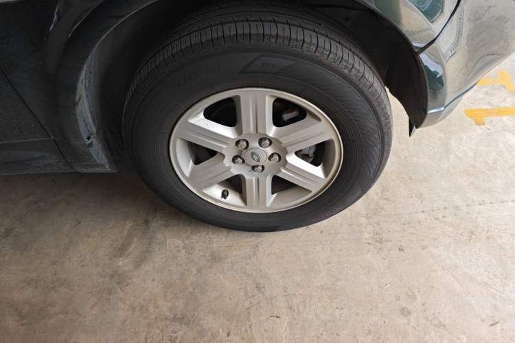 Used Land Rover Freelander 2 2011 2.2T SD4 SE Diesel Edition Right Front Wheel Hub