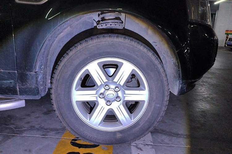 Used Land Rover Freelander 2 2011 3.2L i6 SE Gasoline Version Right Front Wheel Hub