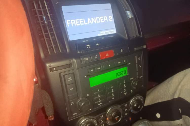 Used Land Rover Freelander 2 2011 3.2L China Red Limited Edition Audio And AC Panel
