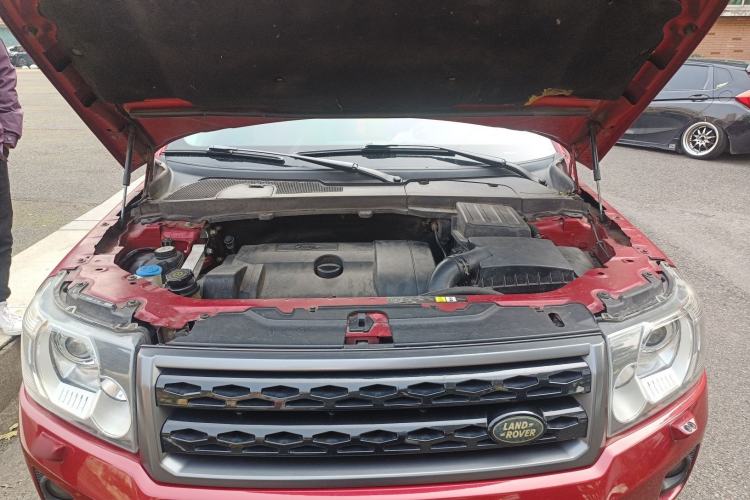 Used Land Rover Freelander 2 2011 3.2L China Red Limited Edition Engine Bay