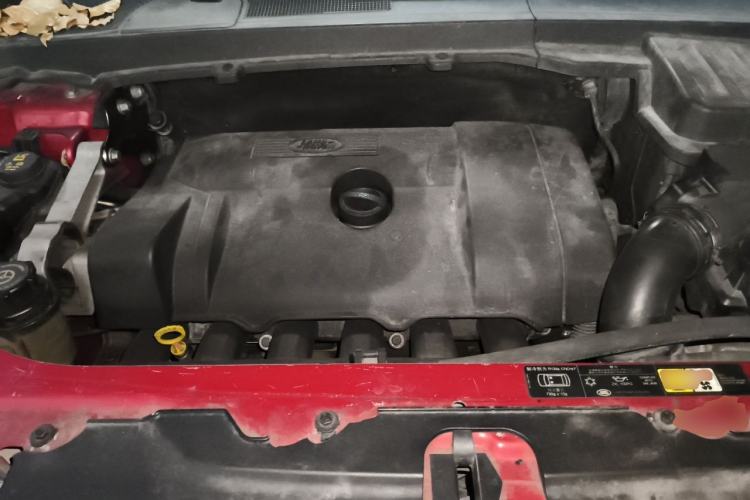 Used Land Rover Freelander 2 2011 3.2L China Red Limited Edition Engine Bay