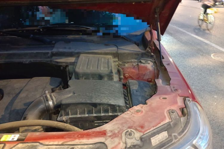 Used Land Rover Freelander 2 2011 3.2L China Red Limited Edition Engine Bay Left