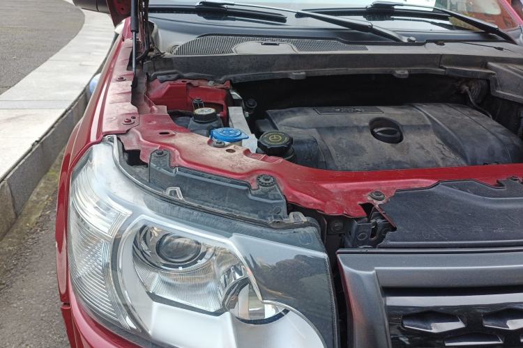 Used Land Rover Freelander 2 2011 3.2L China Red Limited Edition Engine Bay Right