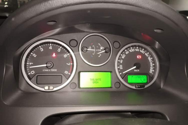 Used Land Rover Freelander 2 2011 3.2L China Red Limited Edition Instrument Cluster