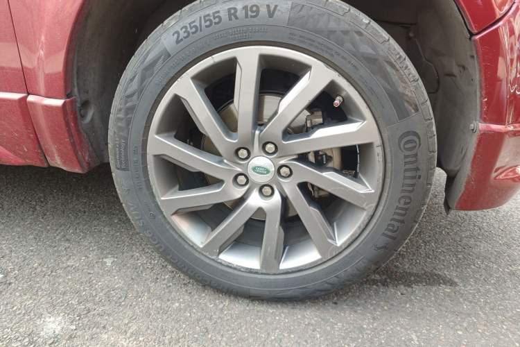 Used Land Rover Freelander 2 2011 3.2L China Red Limited Edition Right Front Wheel Hub