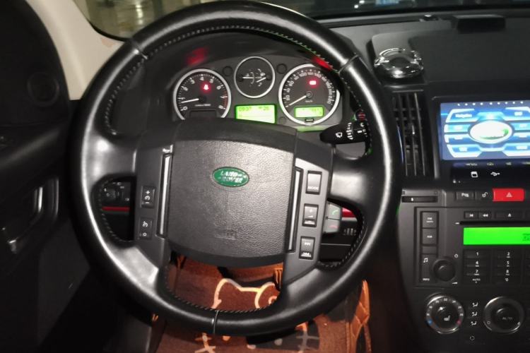 Used Land Rover Freelander 2 2011 3.2L China Red Limited Edition Steering Wheel